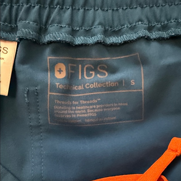 Figs Scrub Set - Picture 6 of 6